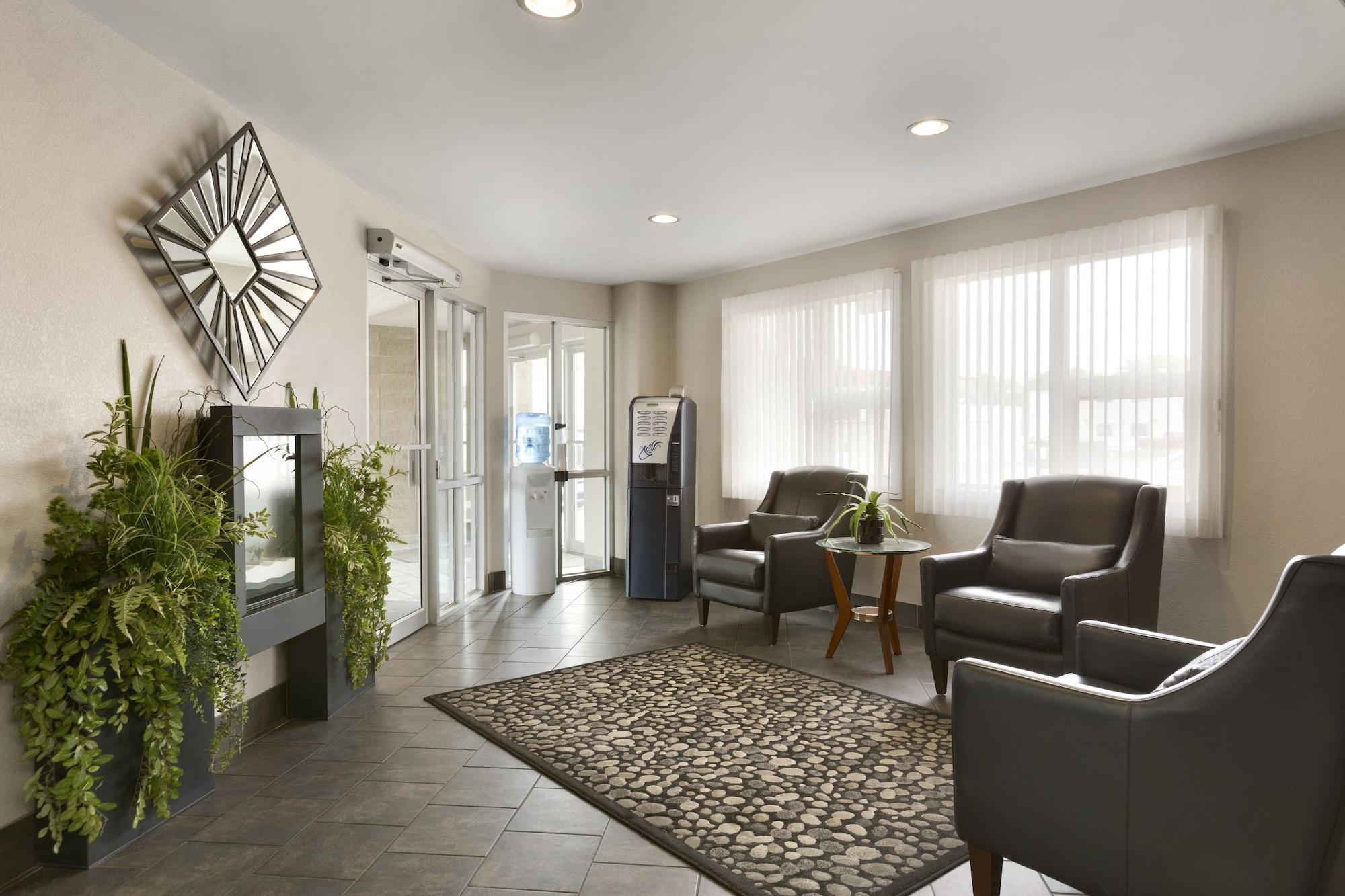 Colonial Square Inn&Suites Saskatoon Esterno foto